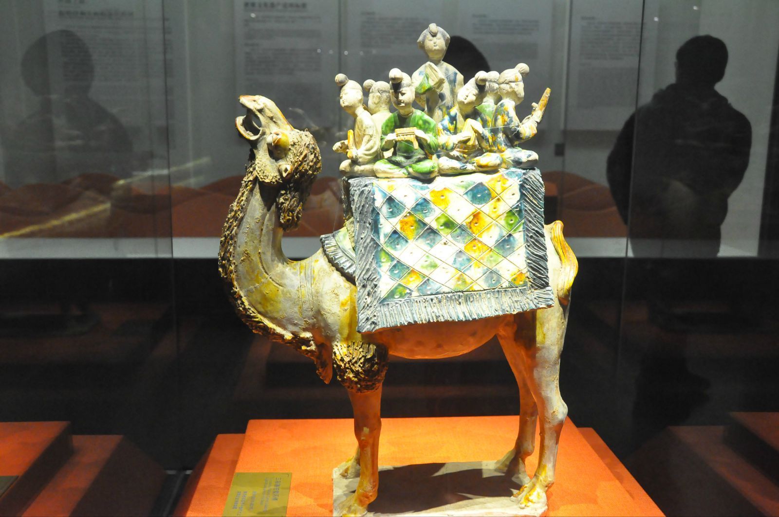匠心獨(dú)運(yùn)，藝韻千年——中國優(yōu)秀傳統(tǒng)文化中的工藝美術(shù)品